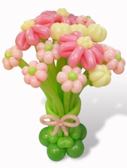 Букет цветов из воздушных шаров нежных оттенков высотой 120 см