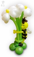 Букет цветов из шаров с пчелкой, высота 110см